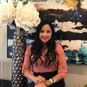 Meet your Posher, Noraima